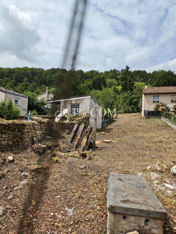 Terrain constructible de 640 m2 à BLENOD-LES-TOUL - photo 2