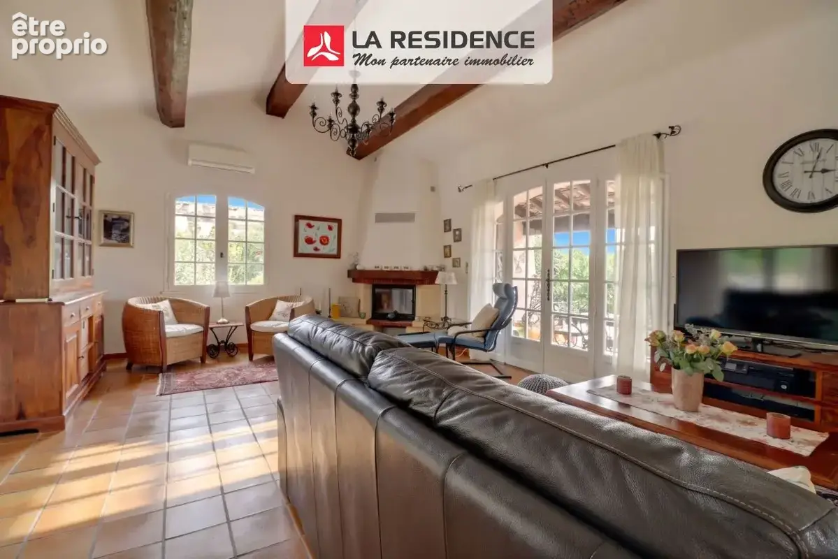Maison 6 pièces 160 m² à vendre à Roquebrune-Sur-Argens (83520) - photo 3