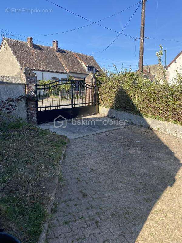 Maison à COURVILLE-SUR-EURE