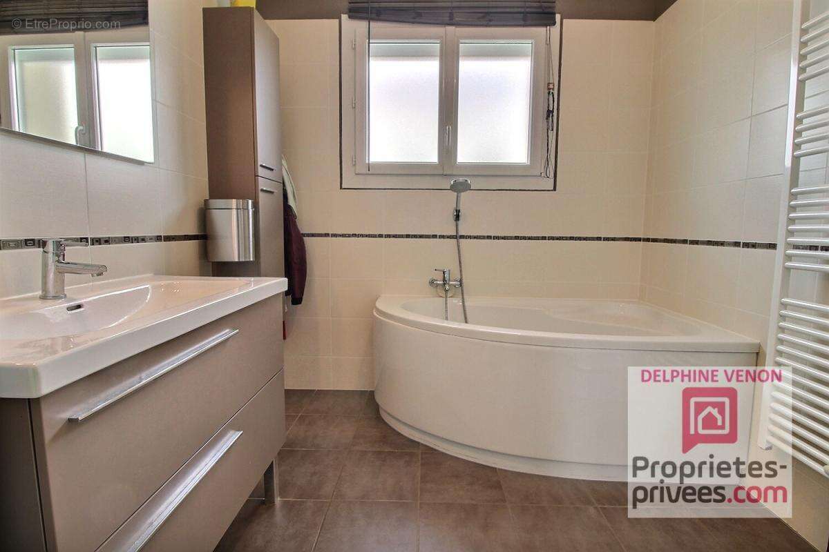 Exclusvité - Maison 3 chambres + bureau à 2 pas des écoles et des commerces à Châteauneuf sur Loire - photo 6