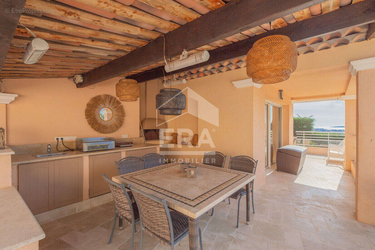 Maison à MANDELIEU-LA-NAPOULE