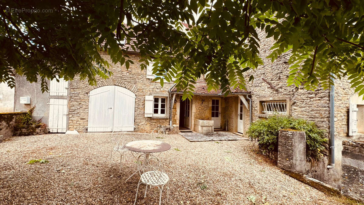 Maison à ASQUINS