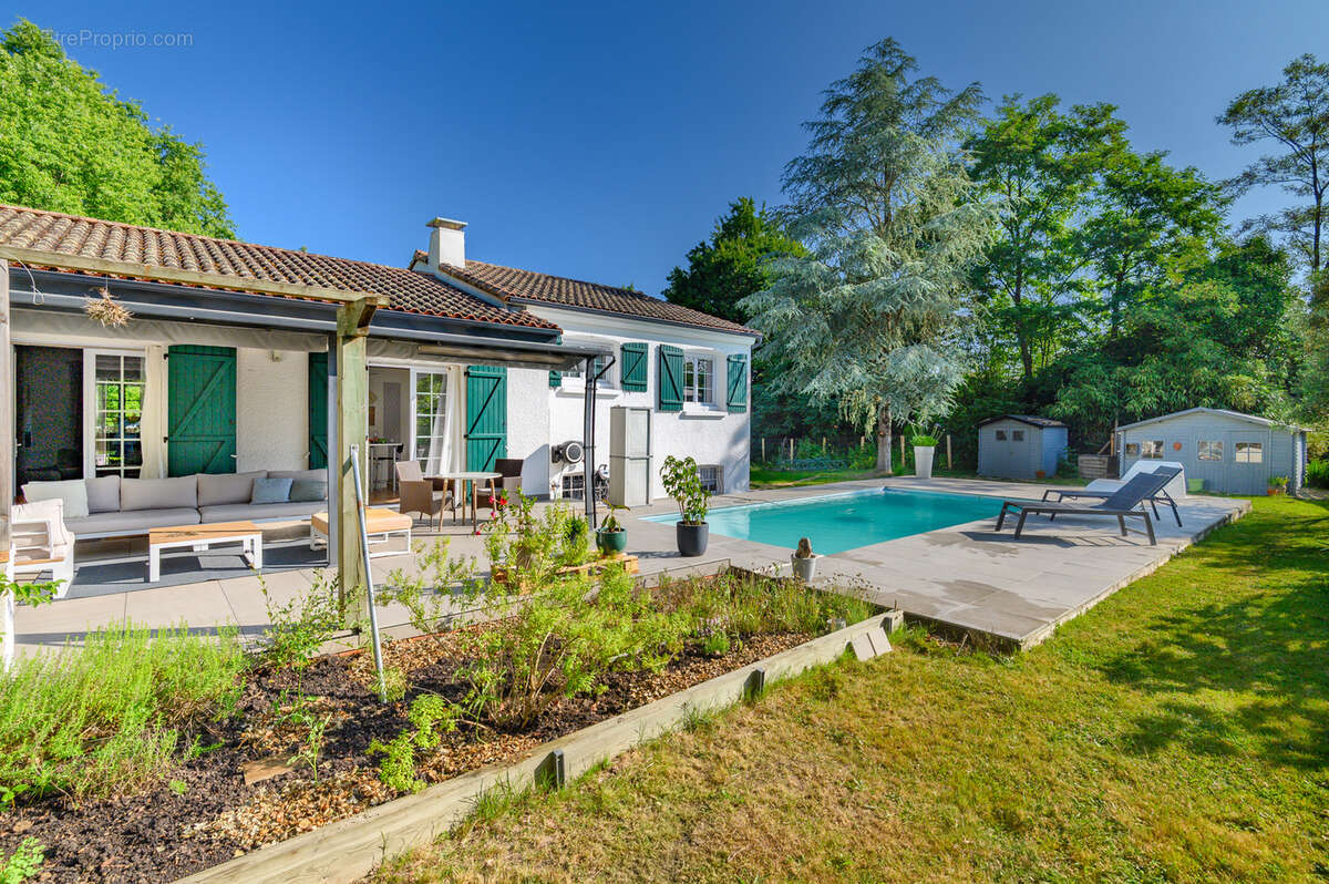 Maison à LES CLOUZEAUX