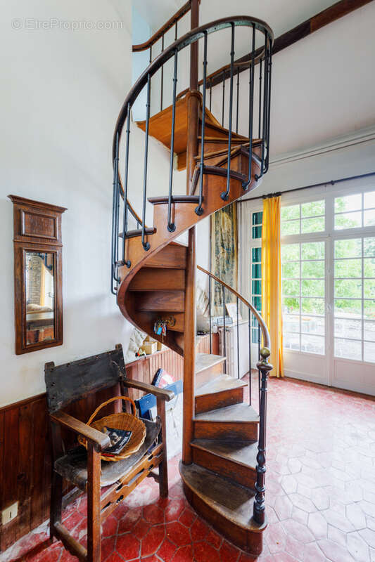 Propriété ancienne sur 6 225m2 de terrain - photo 6
