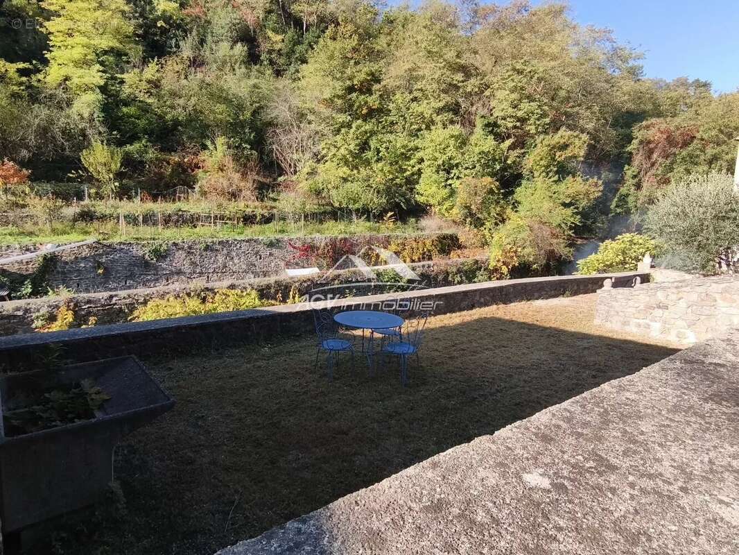 Appartement à ROBIAC-ROCHESSADOULE