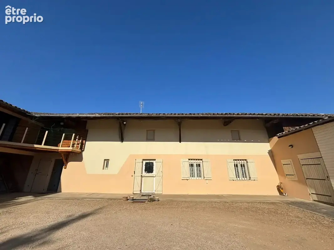 Ferme rénovée de  118 M2 habitable ! Terrain de 1 137 m2 à 13 500m2!  PRIX : 272 000 € - photo 2