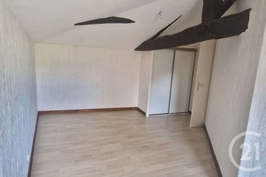 Maison 122 m² à Chaleins  - photo 4