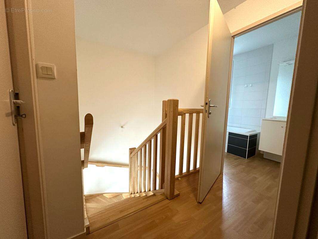 Maison à SAINTE-LUCE-SUR-LOIRE