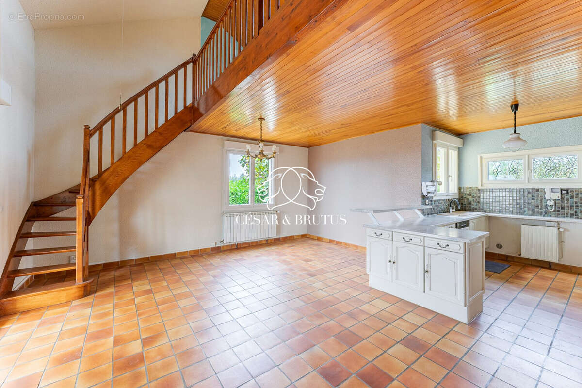 Maison 5 pièces 130 m² à vendre à Bressolles (01360) - photo 8