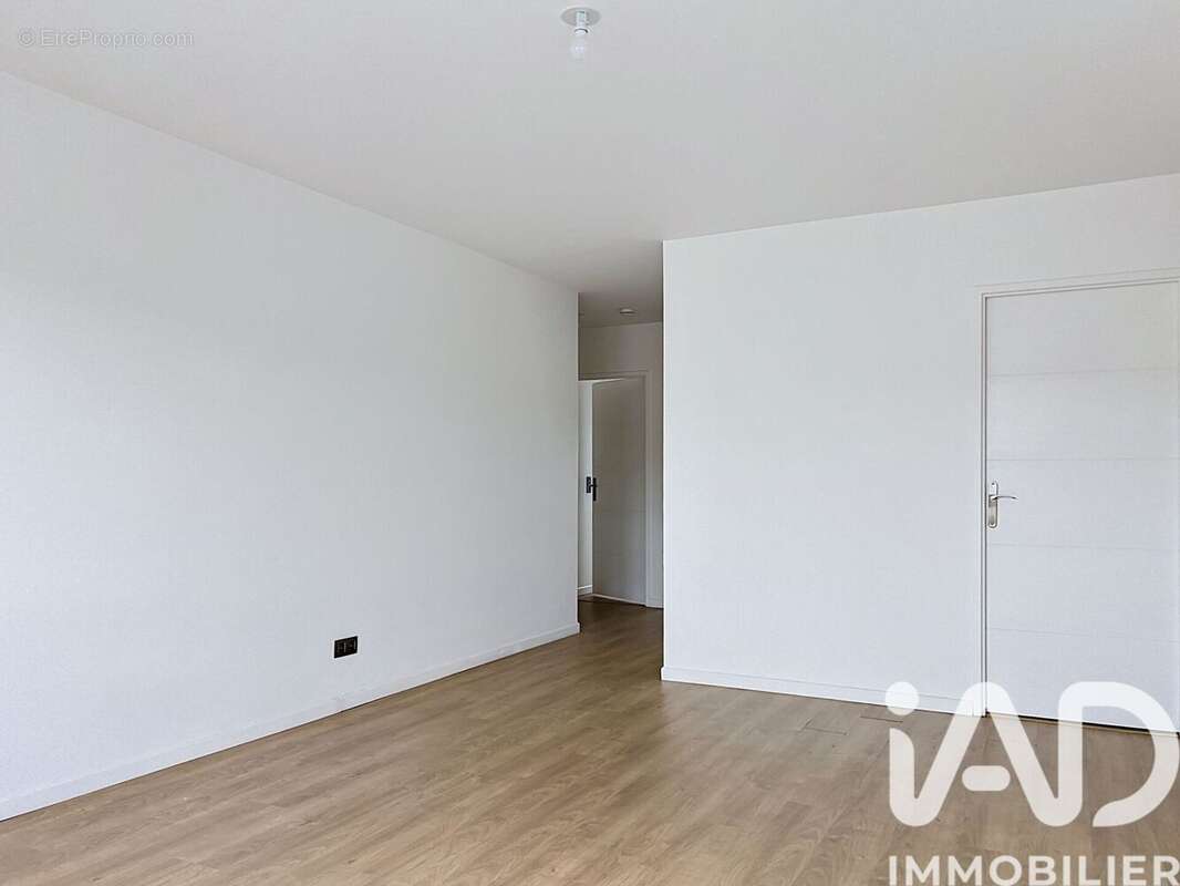 Photo 8 - Appartement à SAINT-CYR-L'ECOLE