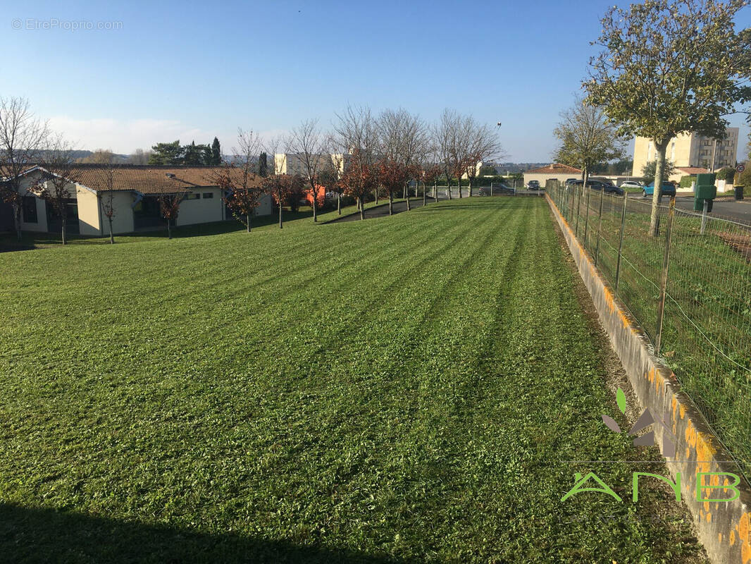 Terrain à RUELLE-SUR-TOUVRE