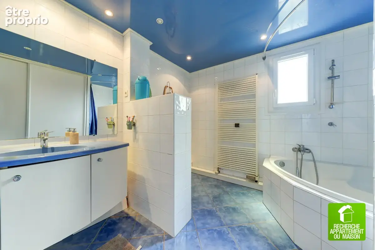 À VENDRE   Maison familiale 5 pièces   202 m2 habitables   Saint-Priest Manissieux - photo 14
