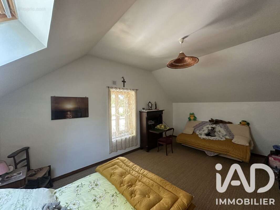 Maison 96 m² à Saint-Remy-De-Sille  - photo 9