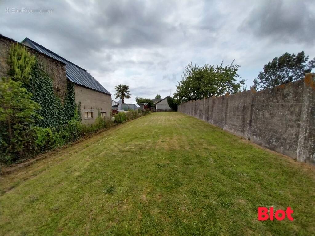 Terrain à MINIAC-MORVAN