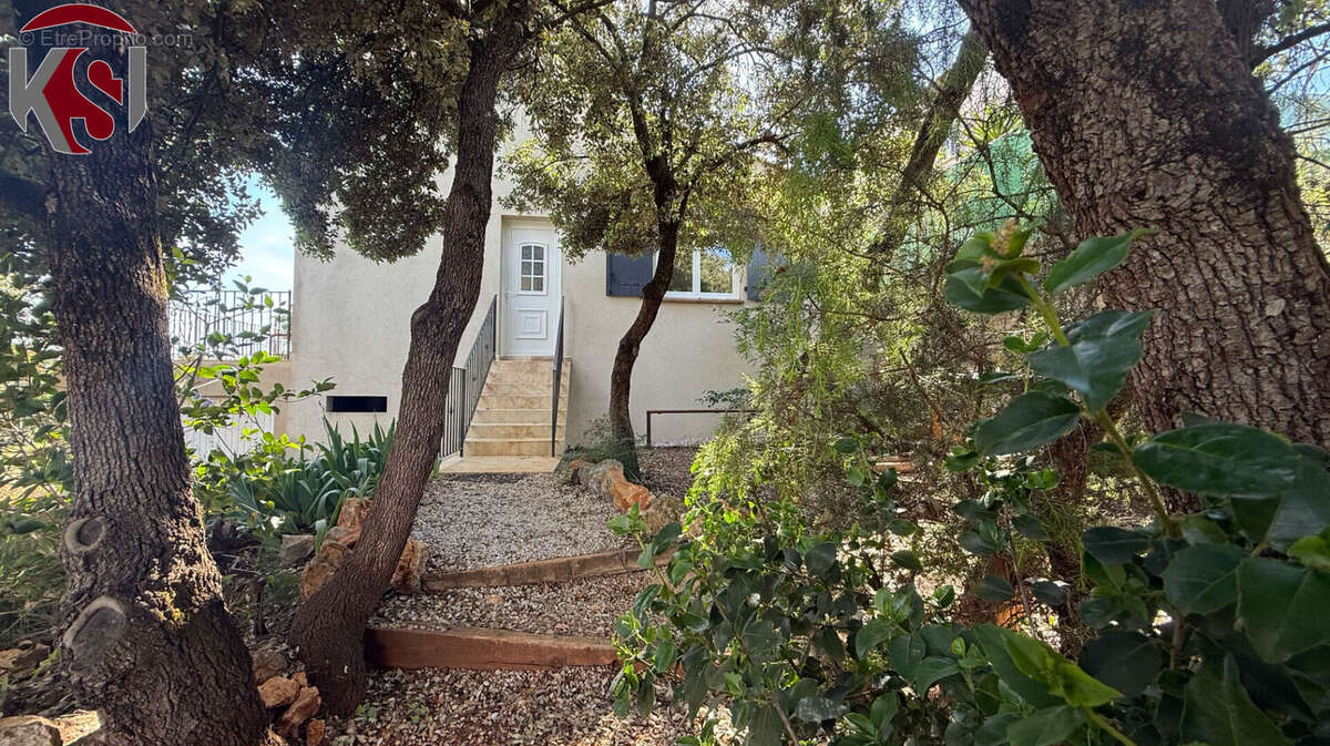 Villa t5 sur 450 m2 de terrain clos terrasse et  vaste garage - photo 2