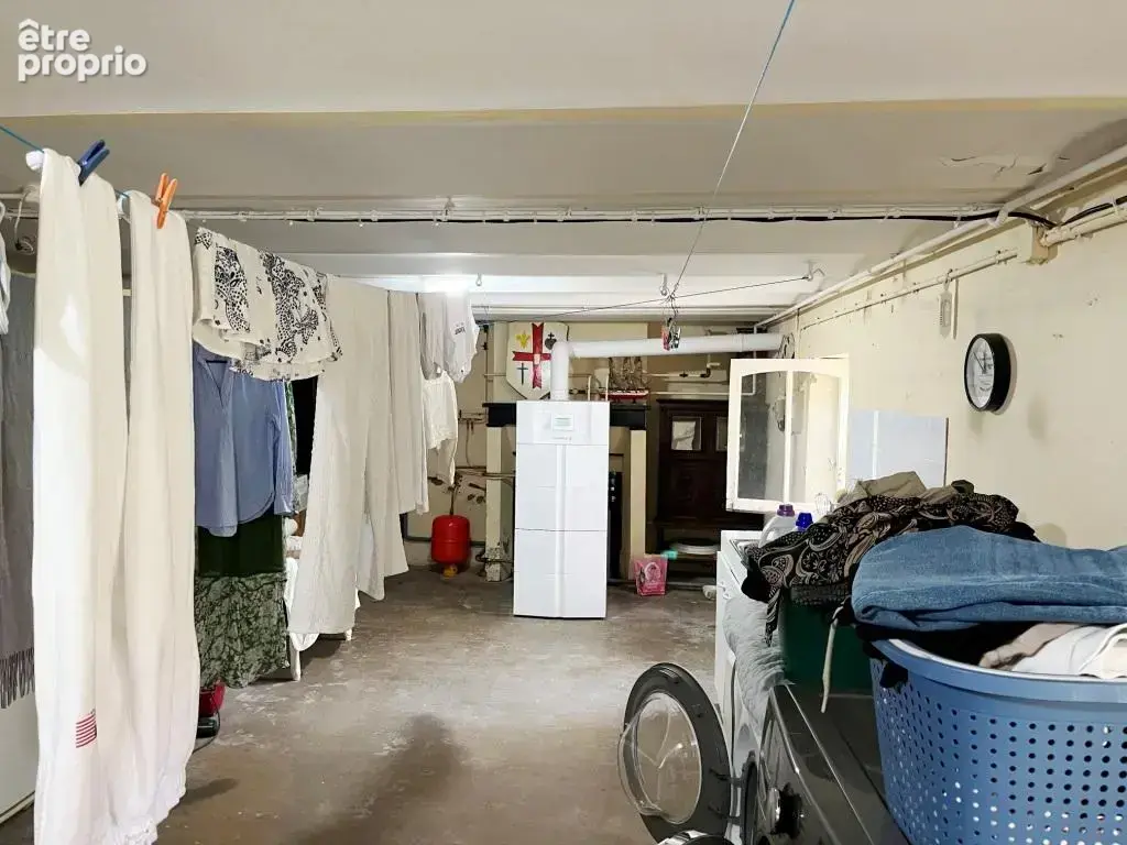 District de SENS, tout commerce à pied:  TRÈS JOLIE MAISON BOURGEOISE de 180 m2  son vaste salon et ses 4 cham - photo 20