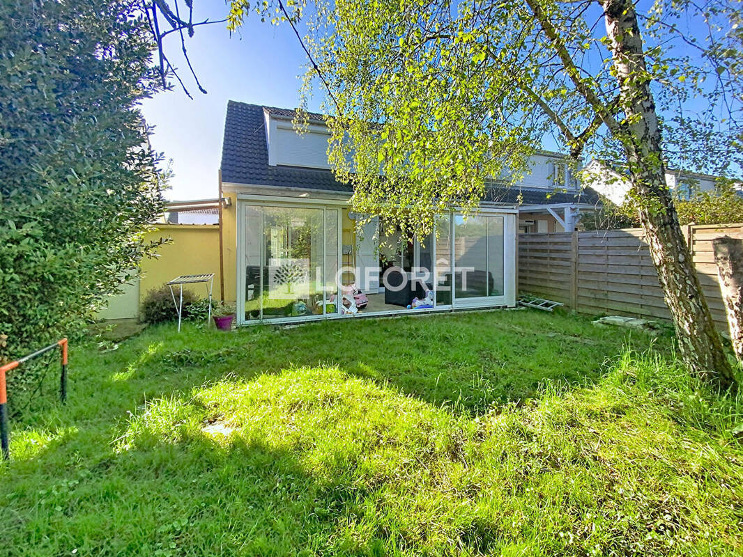 Maison 5 pièces 82 m² · à Verneuil-sur-Seine · 82,3 m² · 325 000 €