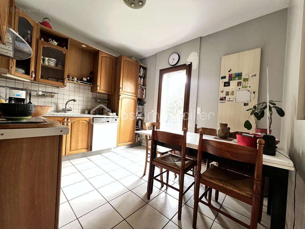 Maison à L'HAY-LES-ROSES