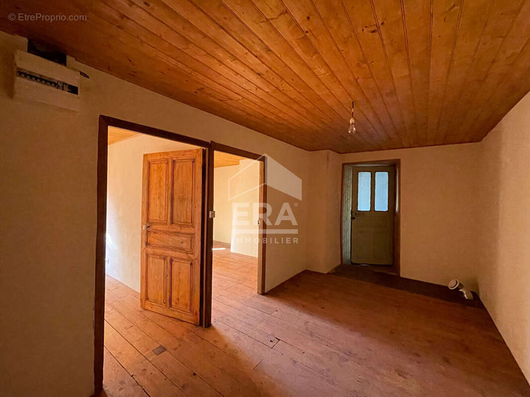 Maison à LA GOUTELLE