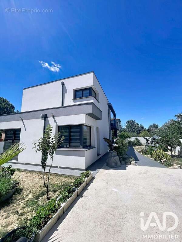 Maison 144 m² à Perpignan  - photo 3