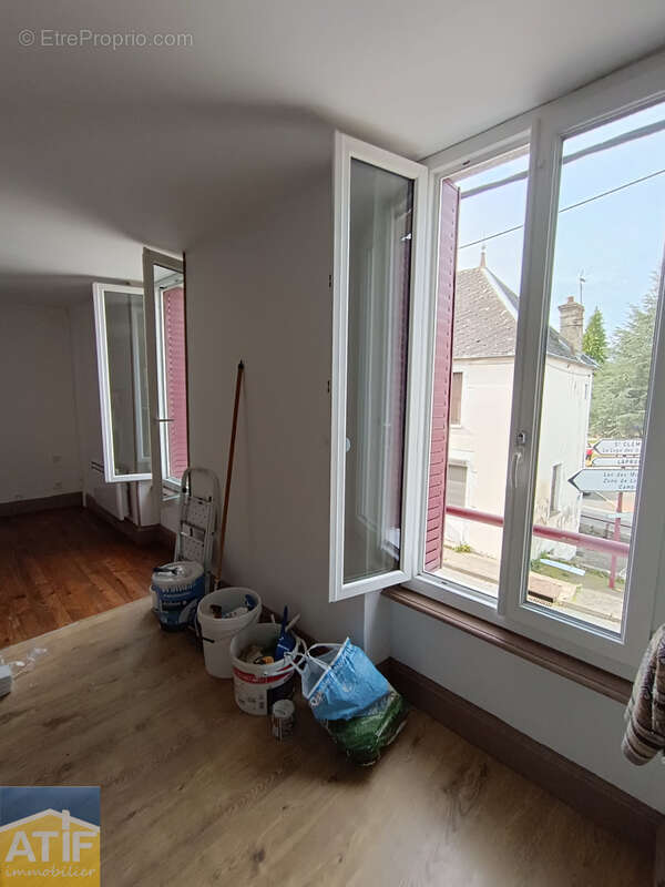 Appartement à LE MAYET-DE-MONTAGNE