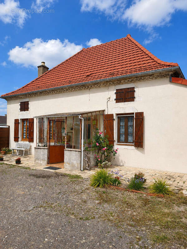 Maison de face 75 m² - Maison à GERGY