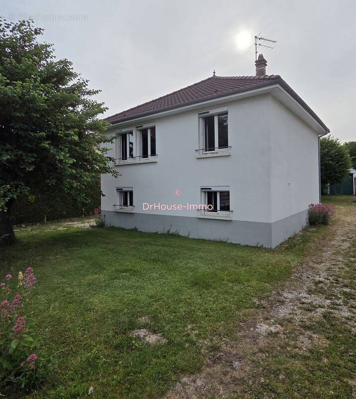 Maison à SAINT-PARRES-LES-VAUDES