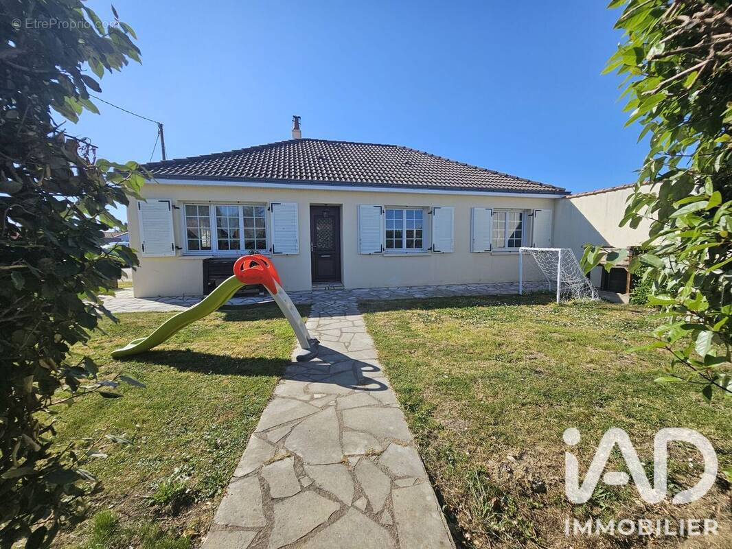 Photo 1 - Maison à SAINT-PHILBERT-DE-GRAND-LIEU