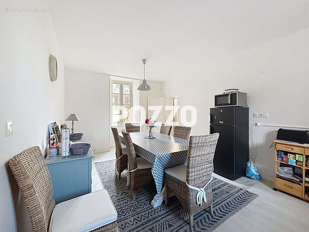 GOUVILLE SUR MER, bourg, maison bourgeoise en bon état général  - 6 pièce(s) - 148 m2 - photo 3