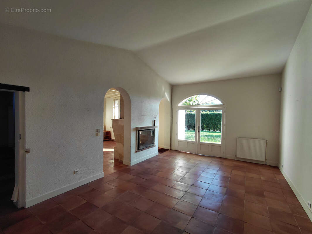 Maison à SAINT-CAPRAIS-DE-BORDEAUX