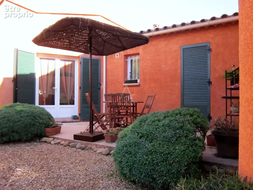 Villa de  229  m2 à Arles - Grand terrain - Potentiel gîtes à développer - photo 3