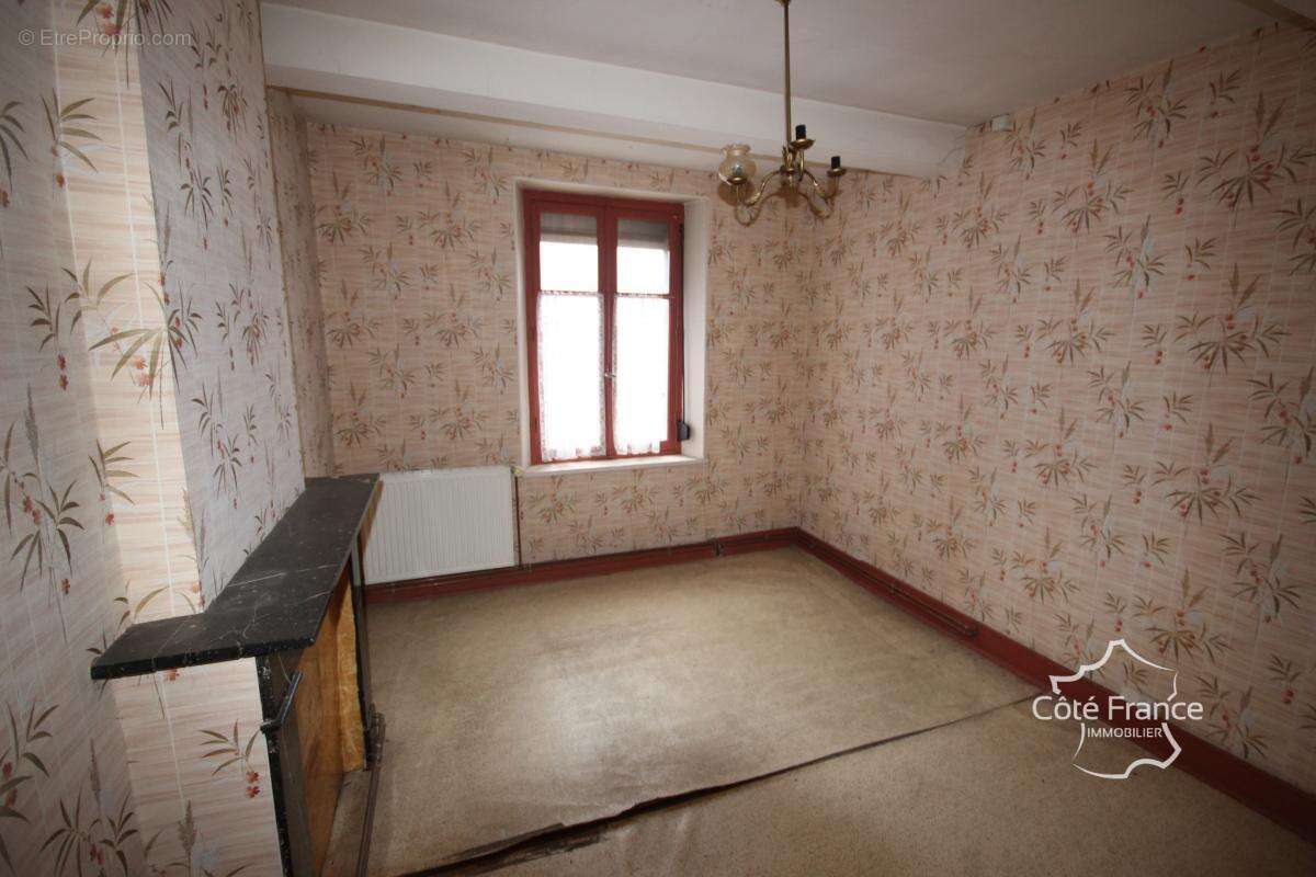 Maison à VIREUX-MOLHAIN