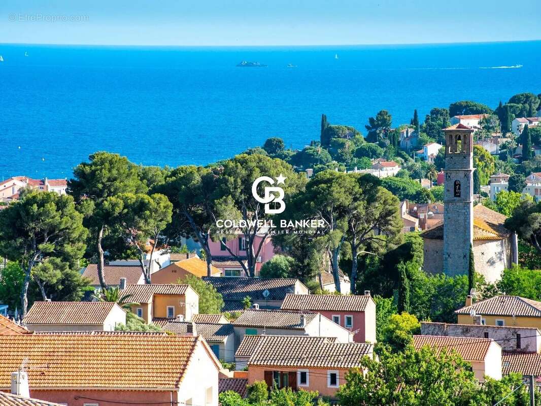 Terrain à CARQUEIRANNE