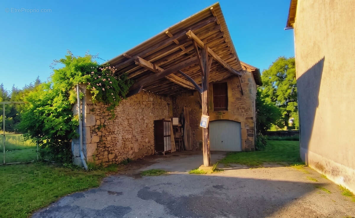 Maison en pierre 4 pièces 80 m² avec grange et grand terrain - photo 3
