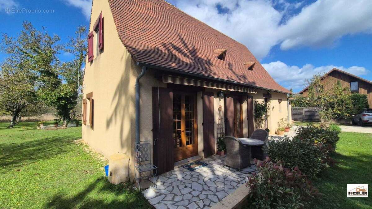 Maison à MEYRALS