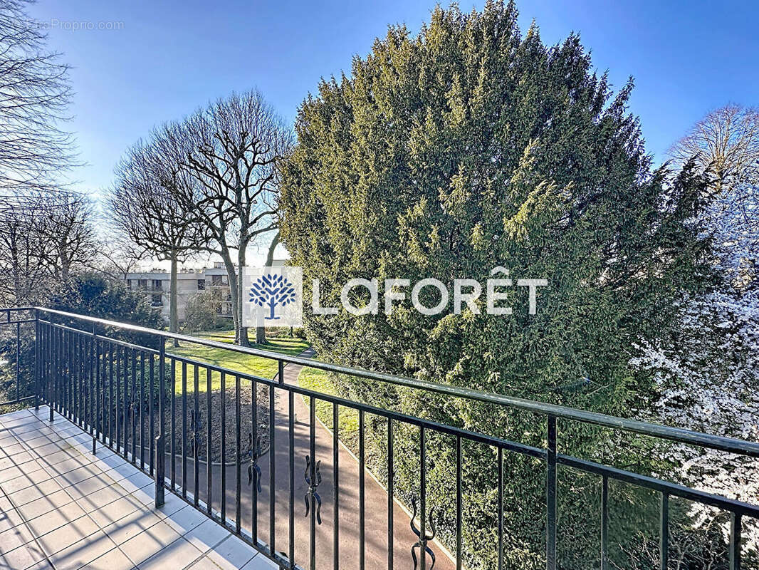 Appartement à SAINT-NOM-LA-BRETECHE