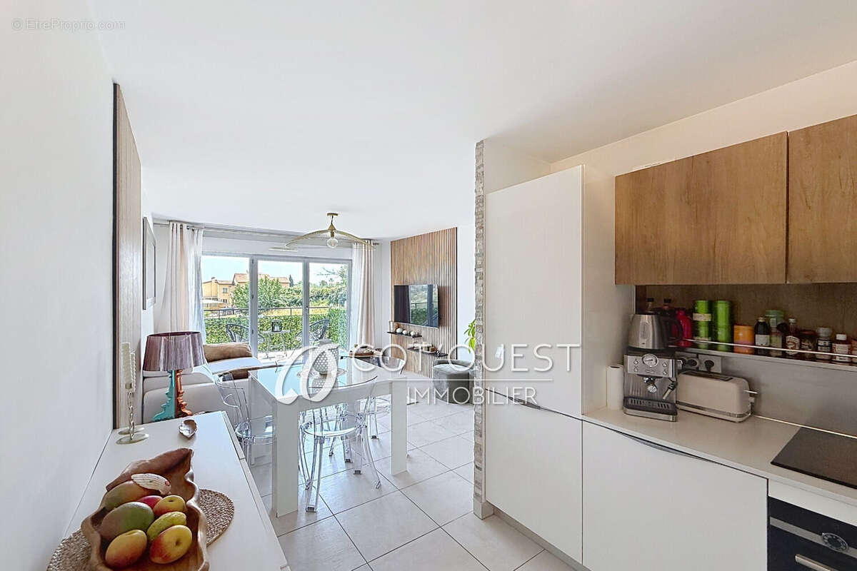 Appartement à LA COLLE-SUR-LOUP