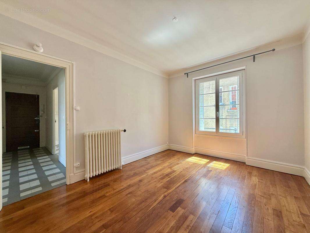 Appartement T3 avec cave et grenier, propre, stationnement aisé - photo 10