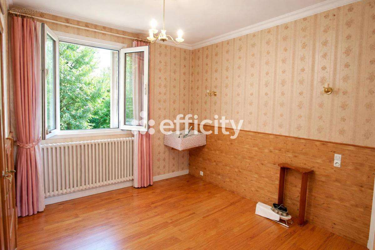 Maison 120 m² à Cour-Et-Buis  - photo 6