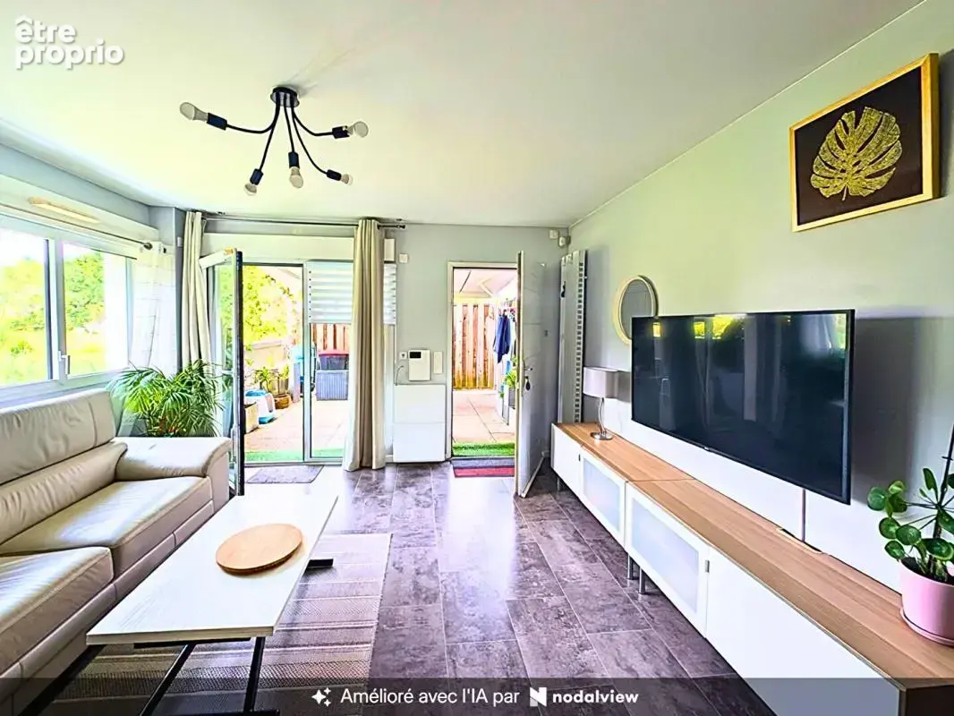 T4 duplex avec terrasse, vue sur espace vert et parking - photo 2