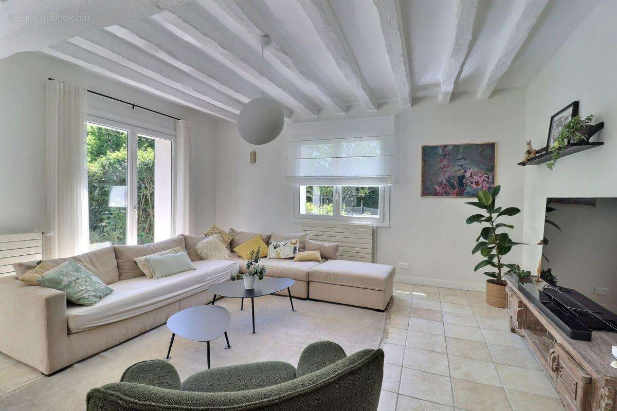 Maison à SAINT-REMY-L'HONORE