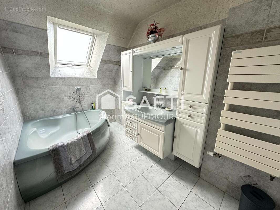 Photo 9 - Maison à LEZARDRIEUX