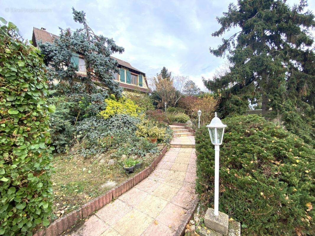 Maison à BENNECOURT