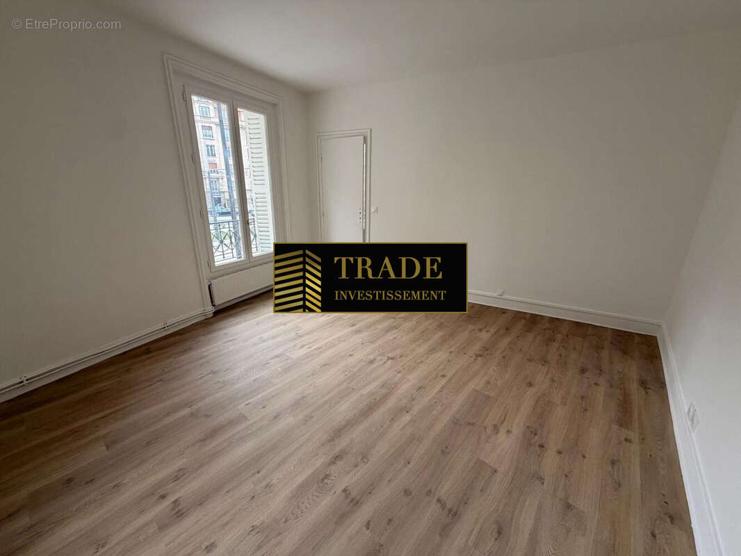 Appartement à PARIS-17E