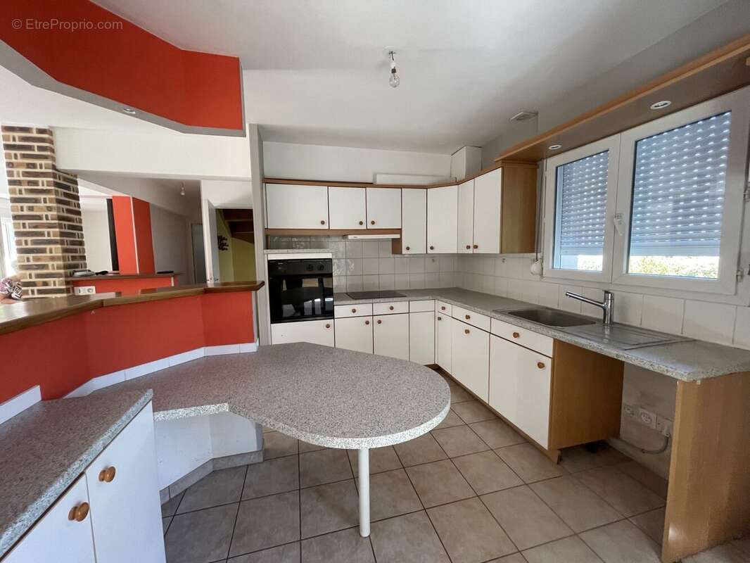 Maison 111 m² à Mayenne  - photo 4