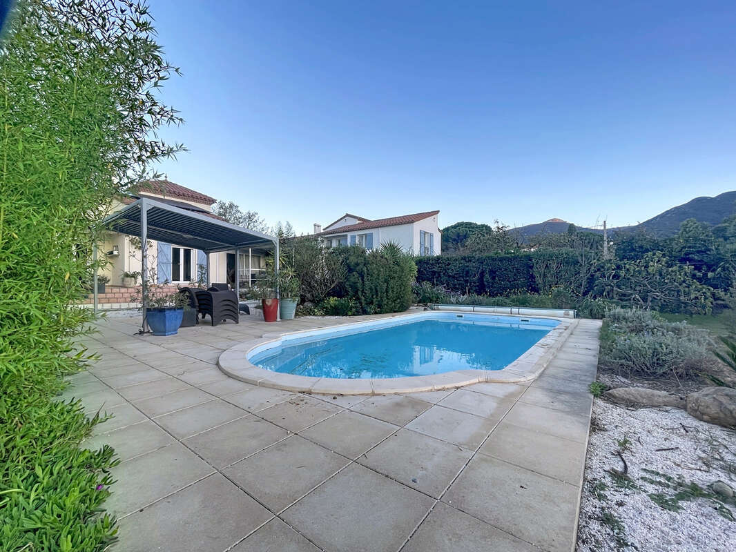 Maison à LAROQUE-DES-ALBERES