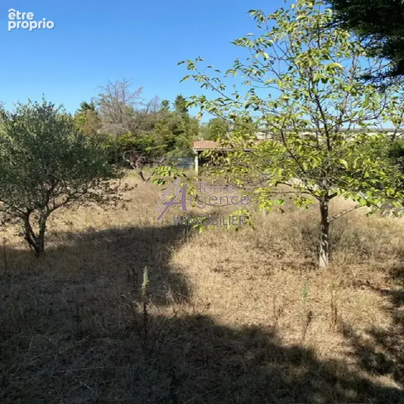 Photo Terrain à Beaucaire au prix de 110 000€