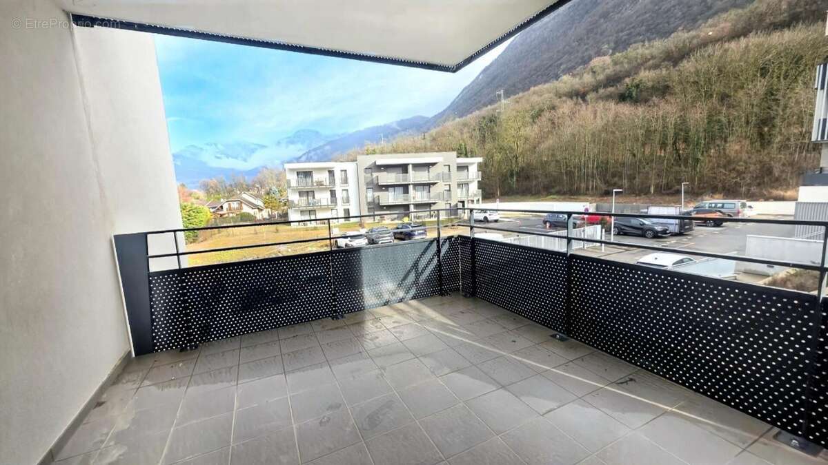 Appartement à CHALLES-LES-EAUX