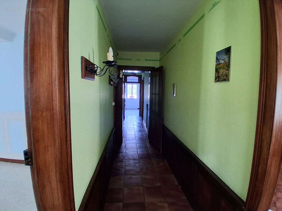 Maison à ETREAUPONT