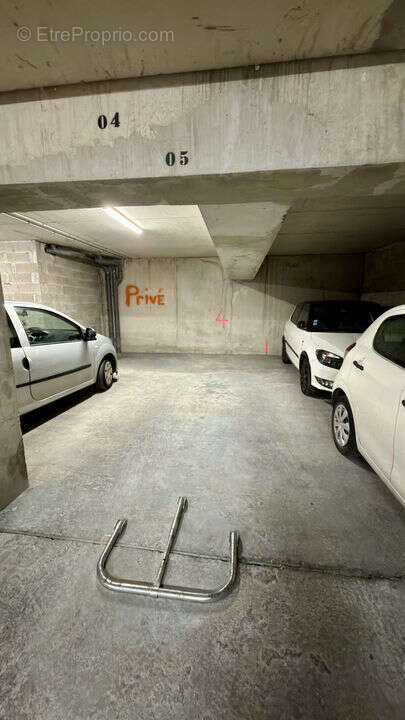 double parking - Parking à MARSEILLE-10E